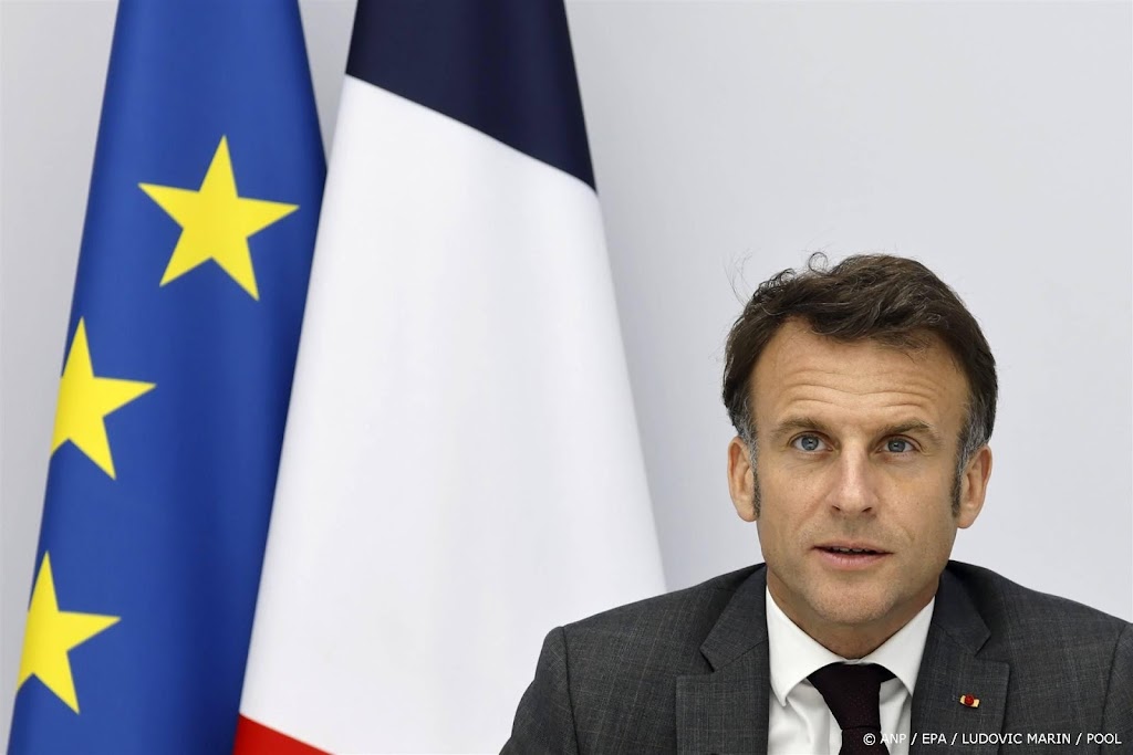 Macron noemt Iraanse reactie op aanval op ambassade overdreven