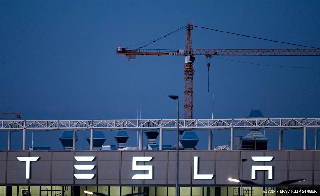 Bloomberg: Tesla gaat meer dan 10 procent van banen schrappen