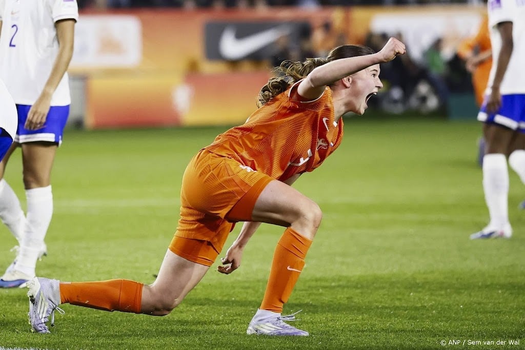 Van Asten houdt 'onbeschrijflijk gevoel' over aan Oranje-debuut