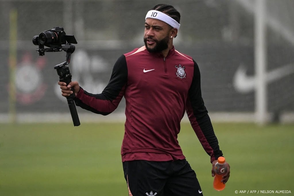 Braziliaanse media: fout Corinthians vertraagt herstel Depay
