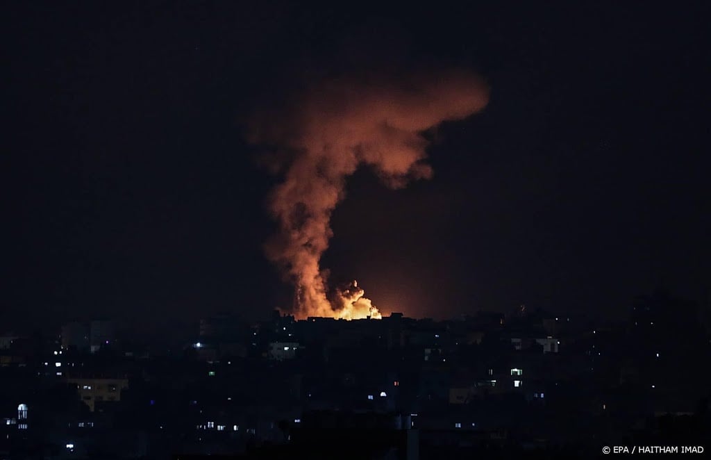 Gebouw met kantoren internationale pers bestookt in Gazastrook