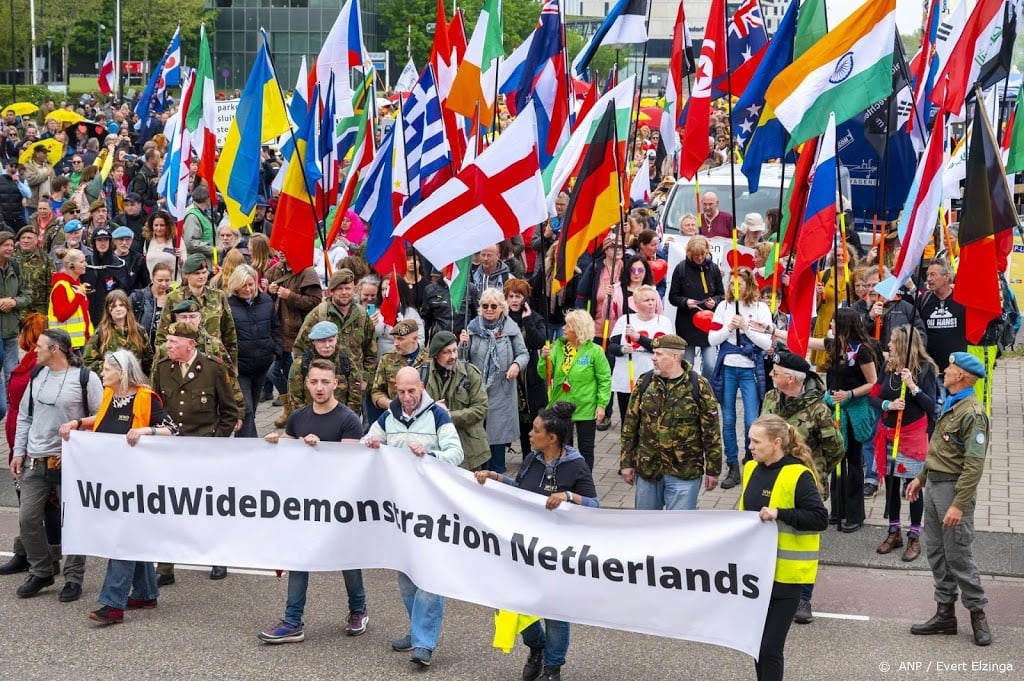 Duizenden lopen mee in vrijheidsmars in Amsterdam-Zuidoost