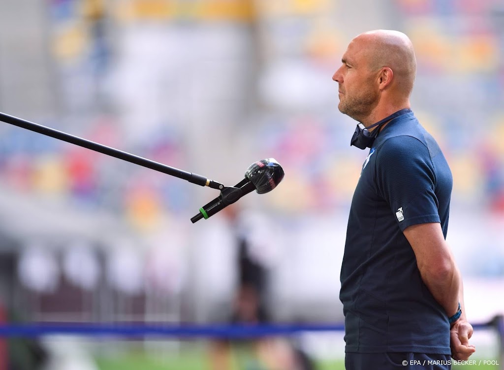 Schreuder met 'grootste prijs als hoofdtrainer op zak' naar Ajax