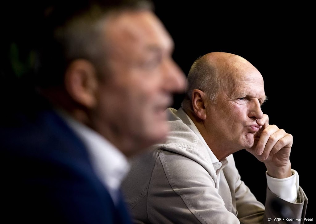 Streuer blijft paar maanden langer aan FC Twente verbonden