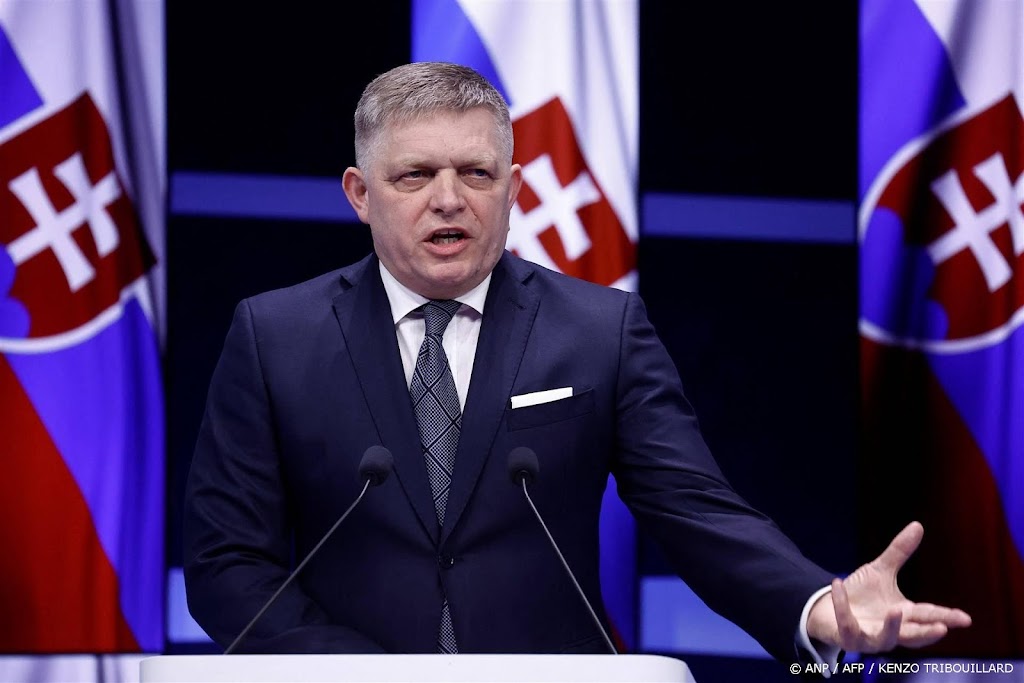 Neergeschoten Slovaakse premier Fico levensgevaarlijk gewond