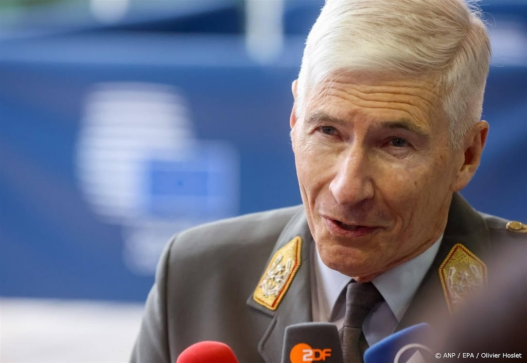 EU-defensiechefs roepen politiek op besluiten te nemen
