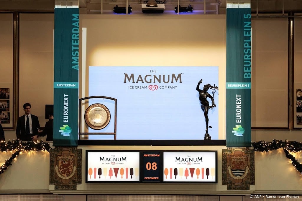 IJsfabrikant Magnum flink hoger op Damrak door overnamegeruchten