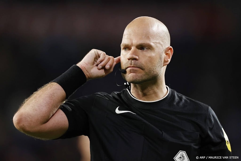 Dieperink niet als VAR naar WK na incident in hotel in Londen