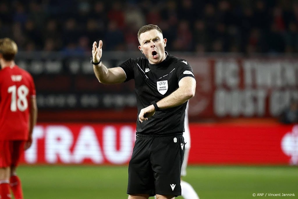 Politiebewaking voor scheidsrechter die Celtic strafschop toewees
