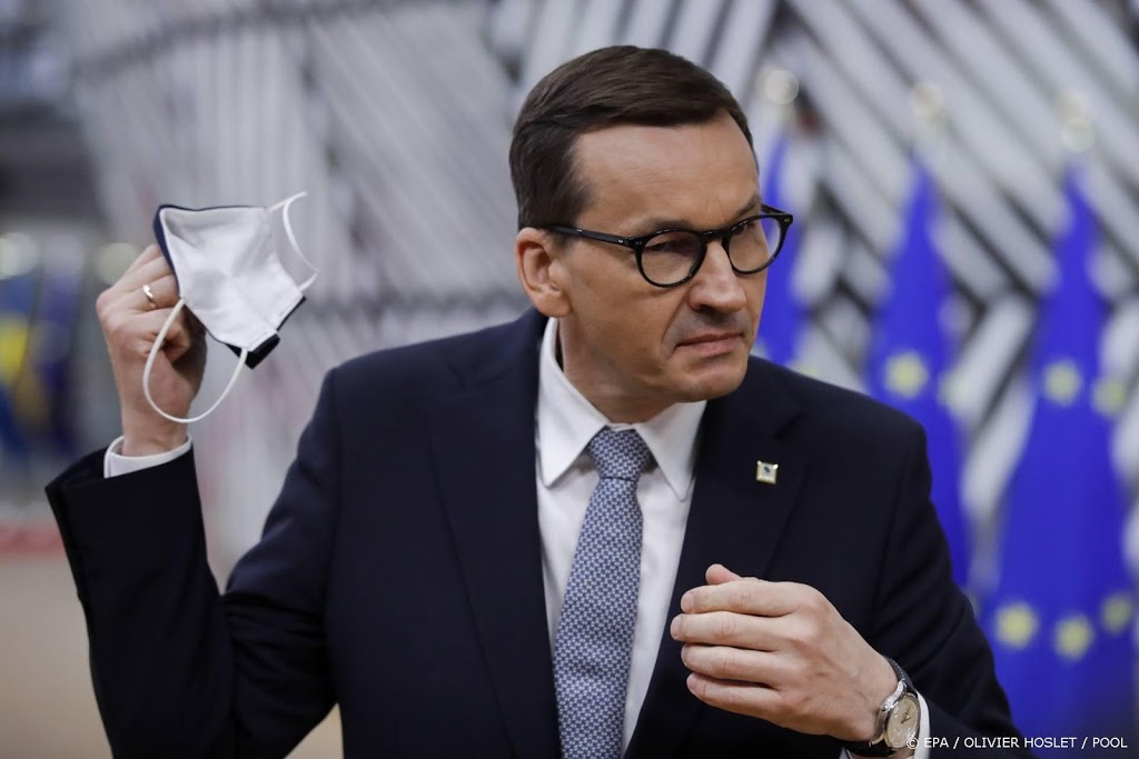 Poolse premier roept parlement bijeen na serie cyberaanvallen