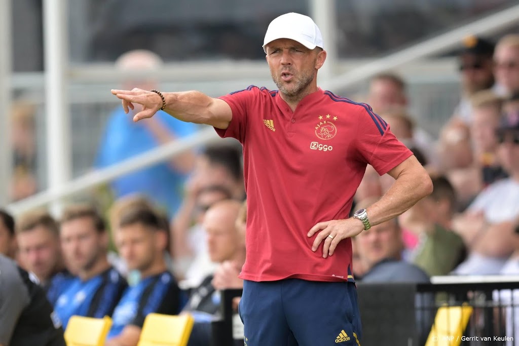 Bergwijn en Wijndal maken in oefenduel met Eupen debuut bij Ajax