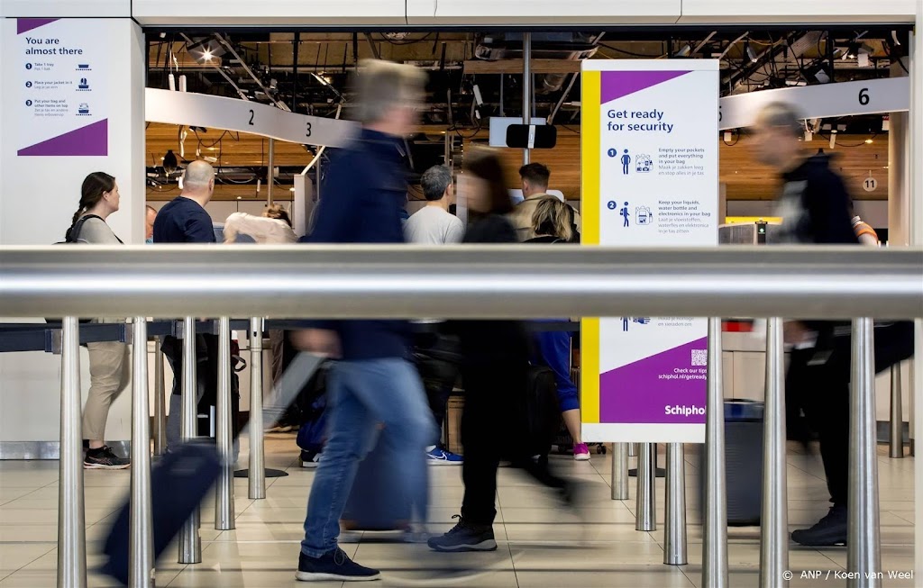 Schiphol: geen wachtrijen bij security in druk vakantieweekend
