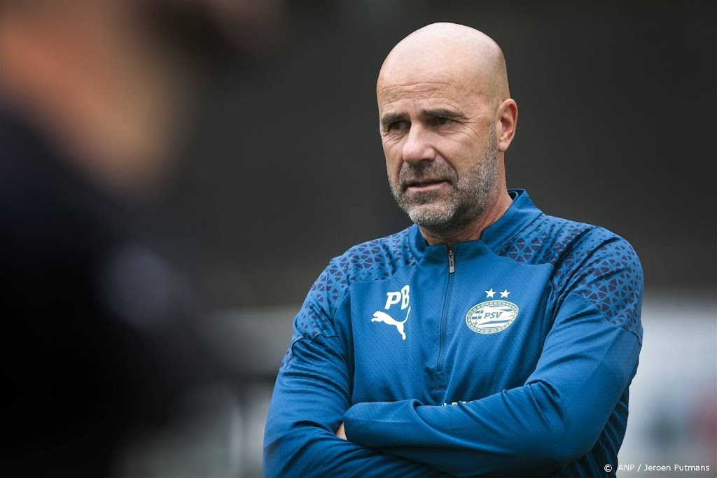 Simons en debutant Pepi helpen PSV aan winst op Blau-Weiss Linz