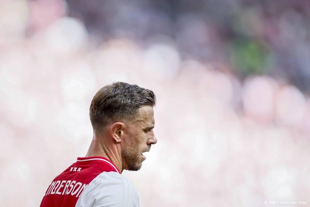 Middenvelder Henderson verruilt Ajax voor Brentford