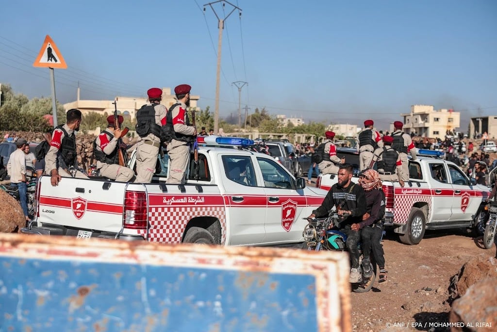 Syrisch leger trekt Suwayda binnen, Israël valt aan