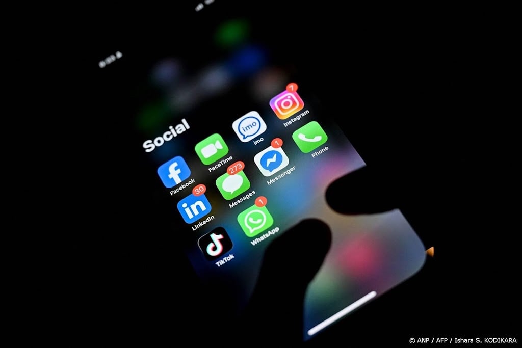 VK plant 'avondklok' voor tieners op sociale media