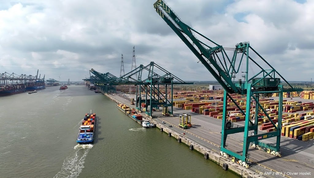 Strafrechtelijk onderzoek naar giftig lek in haven van Antwerpen