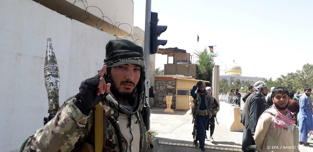 Taliban: buitenlanders mogen weg of zich bij ons registreren