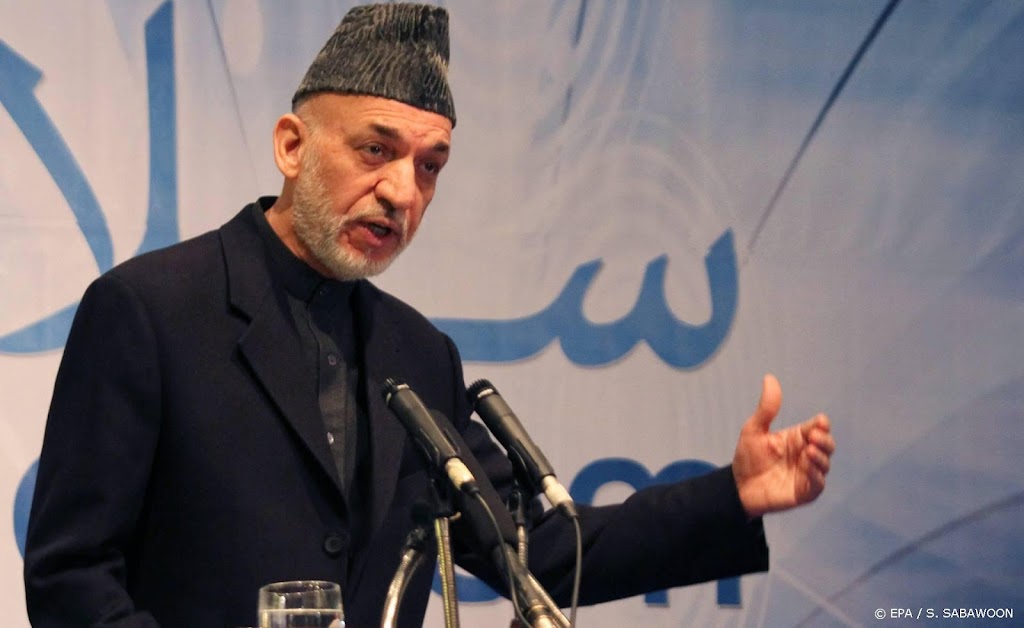Voormalig president Karzai claimt rol in machtsoverdracht Kabul