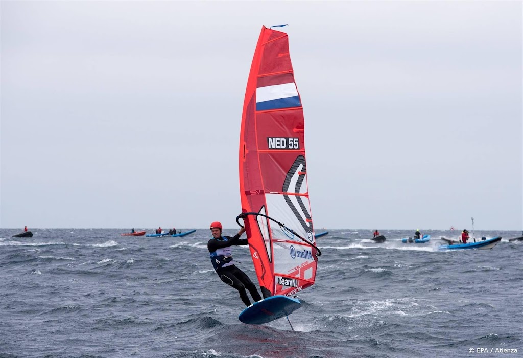 Windsurfer Van Opzeeland neemt leiding bij WK in Den Haag