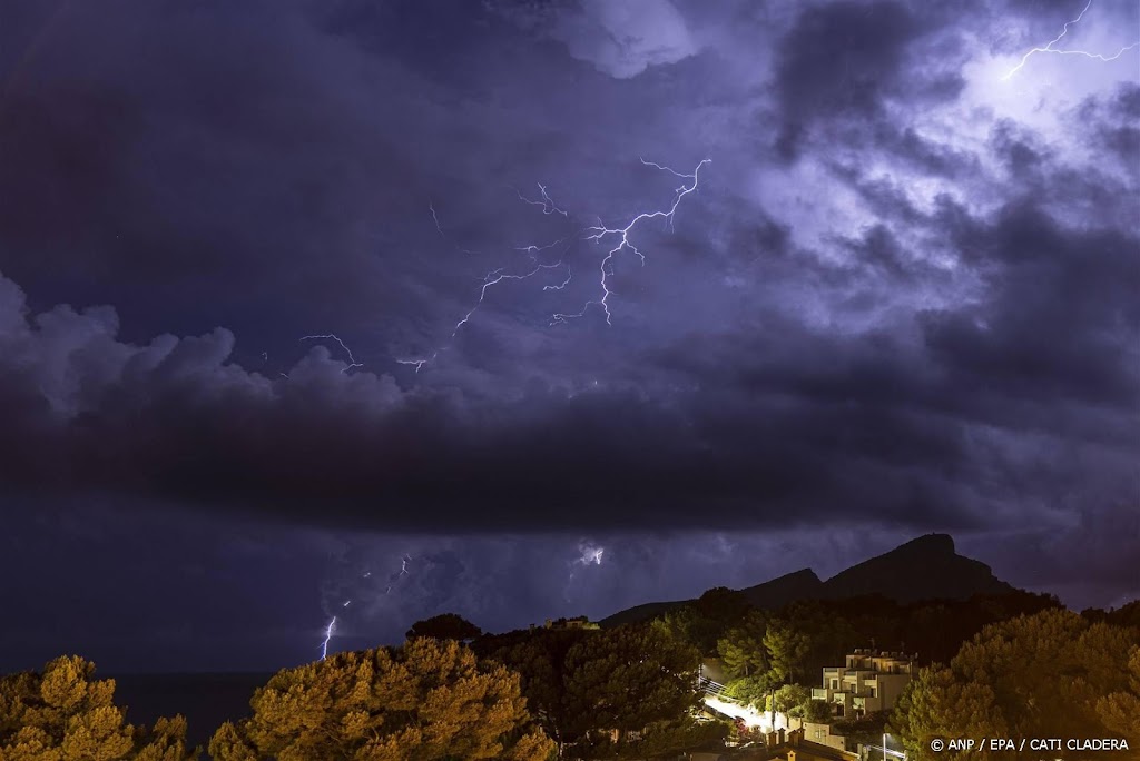 Noodweer op Mallorca en Ibiza houdt nog even aan