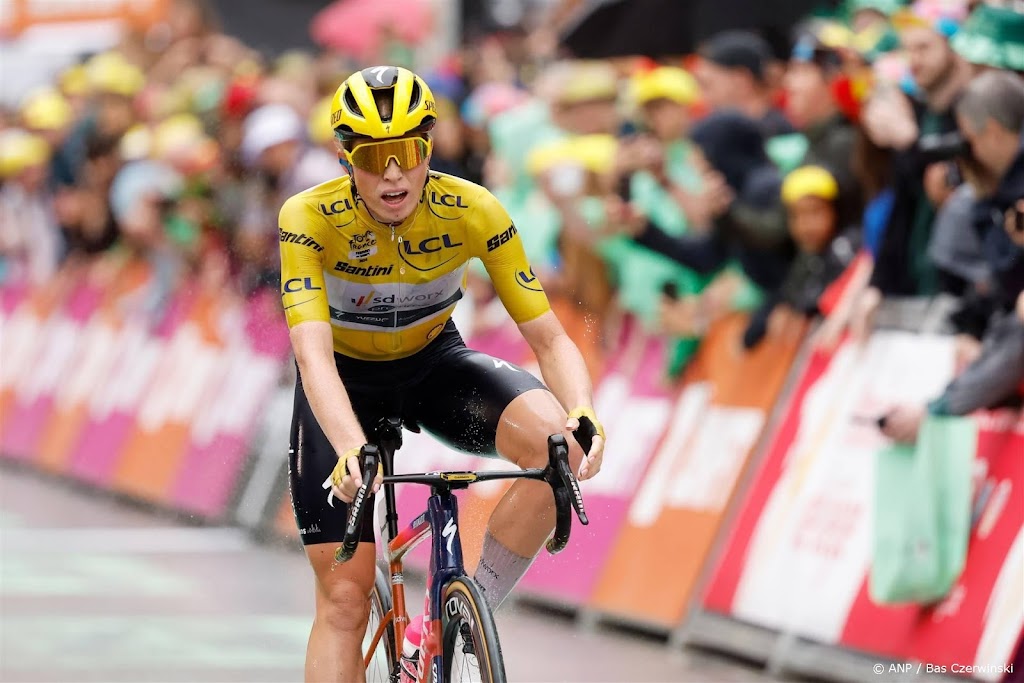 Ploeggenote Wiebes ziet Vollering achterstand in Tour goedmaken