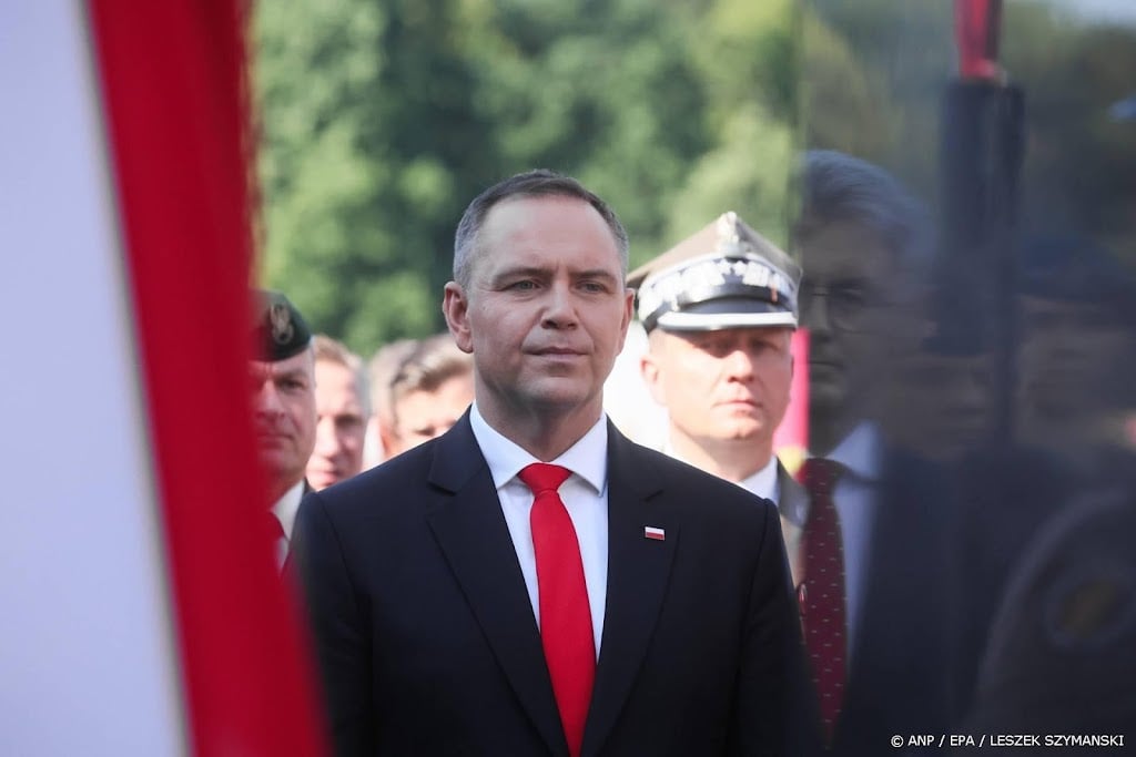 President Polen laakt 'schandalig' spandoek supporters club Haifa