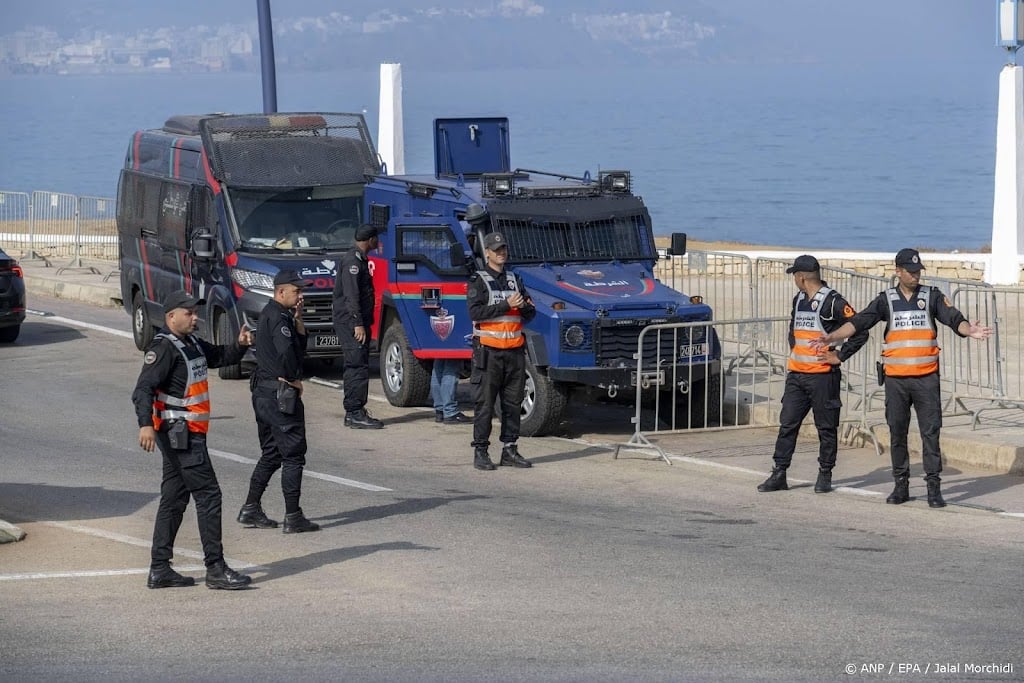 Veiligheidstroepen Marokko stoppen mensen aan grens van Ceuta