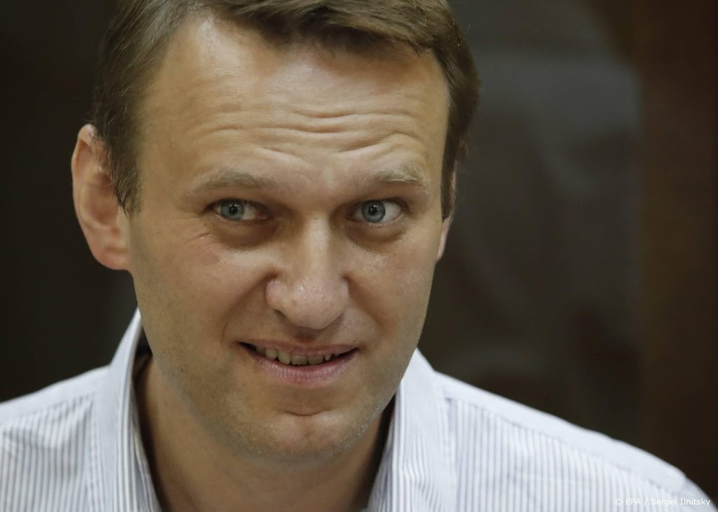 Navalni deelt foto uit ziekenhuis: ik kan weer zelf ademen