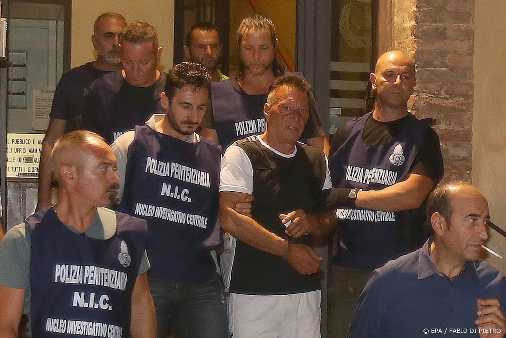 Zeven keer gevluchte Italiaanse crimineel opgepakt in schaapskooi