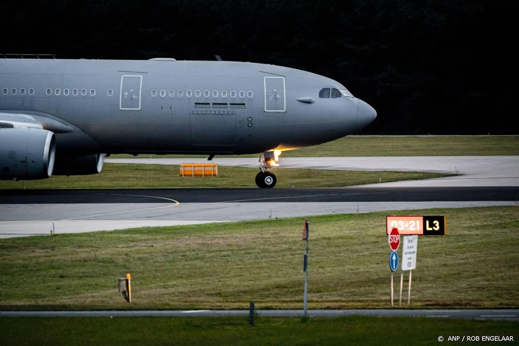 Nederlands vliegtuig haalt Afghaanse evacués op uit Pakistan