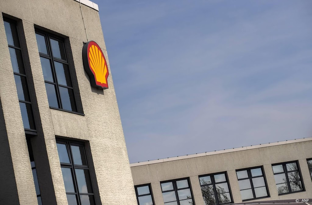 AEX krabbelt op, Shell stijgt na aankondiging vertrek topman