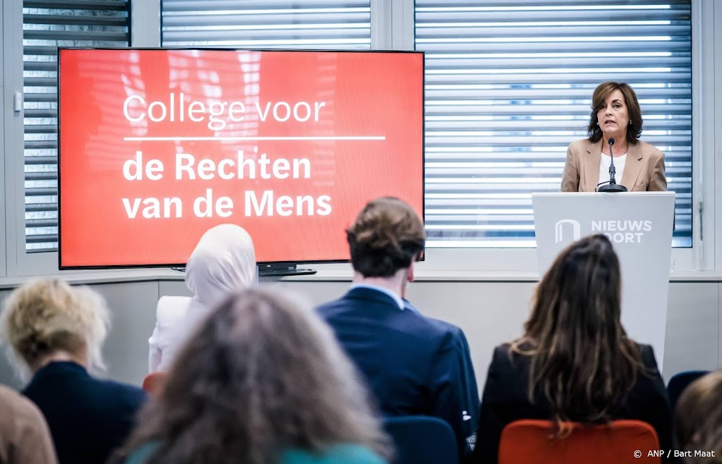 College: harde fraudeaanpak fiscus trof vaker niet-Nederlanders 