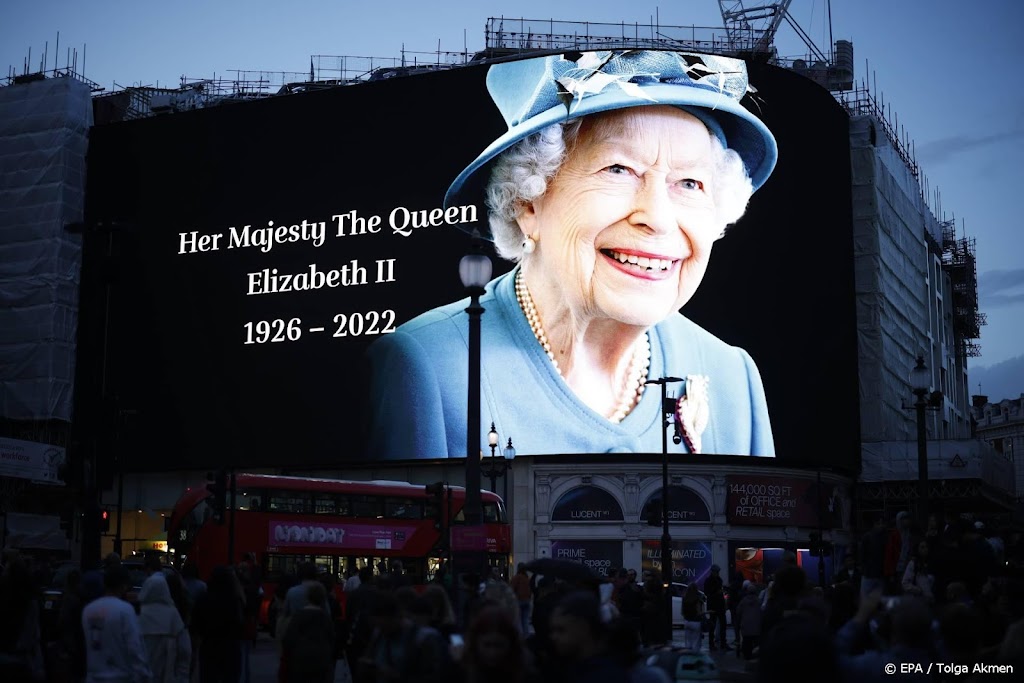 Begrafenis Elizabeth eindigt met landelijk 2 minuten stilte 