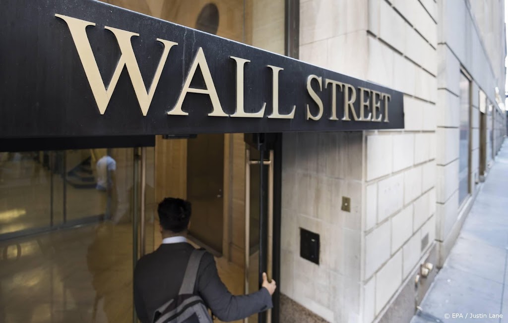 Wall Street opent licht lager na stroom van economische cijfers