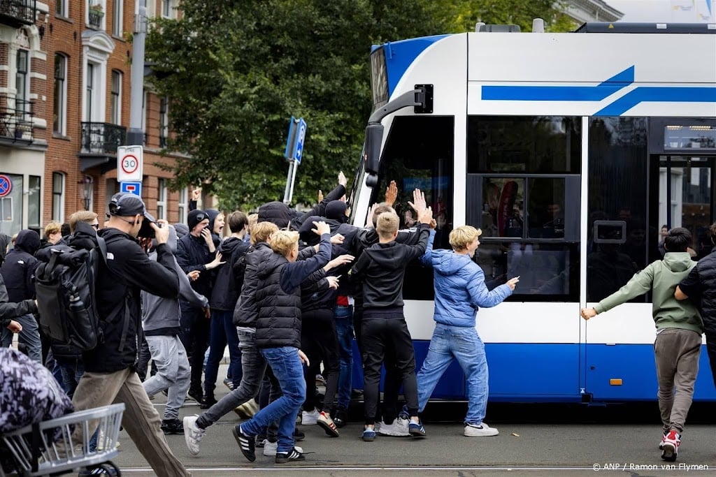 Amsterdam: ongelofelijk triest dat supporters zich zo misdragen