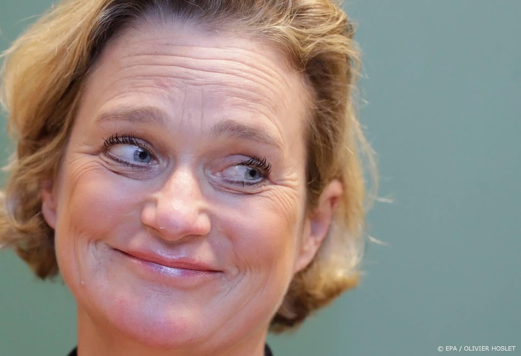 Belgische koning Filip: warme kennismaking met halfzus Delphine