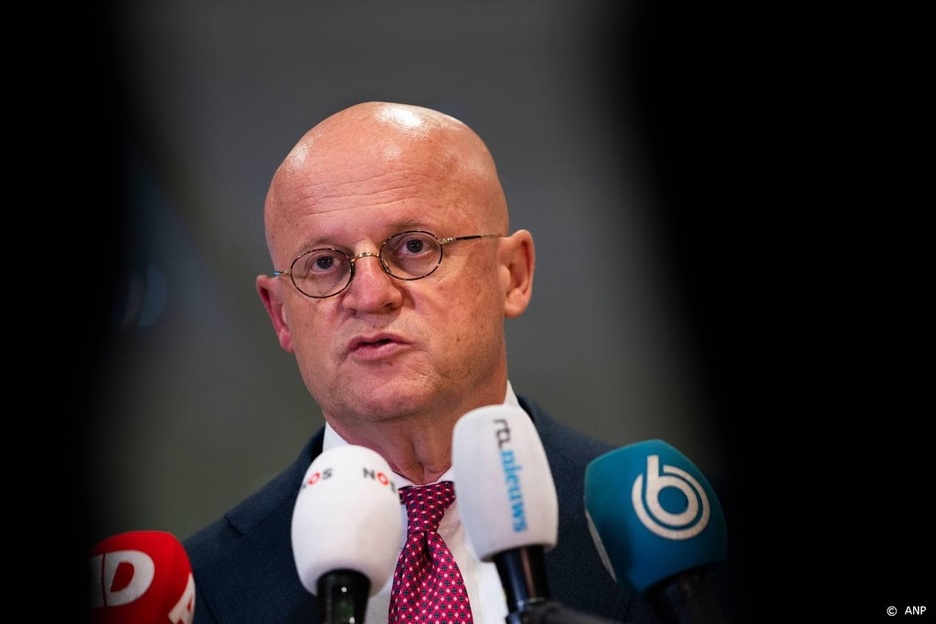 Minister Grapperhaus 'verbijsterd' over feest op Haags Plein