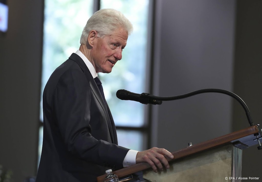 Voormalig president Bill Clinton (75) opgenomen in ziekenhuis