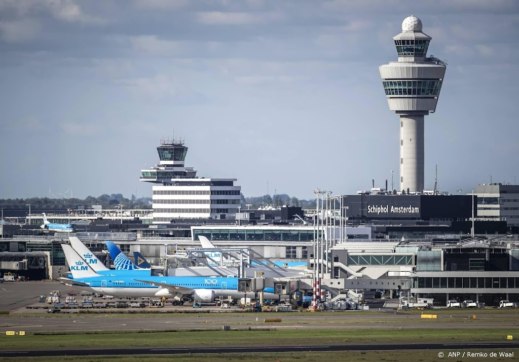 KLM dreigt met juridische stappen om tariefsverhoging Schiphol