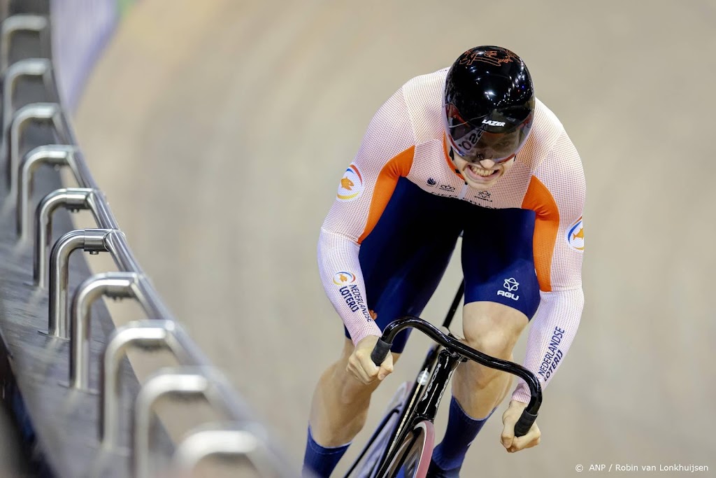 Titelverdediger Lavreysen naar kwartfinales sprint op WK baan