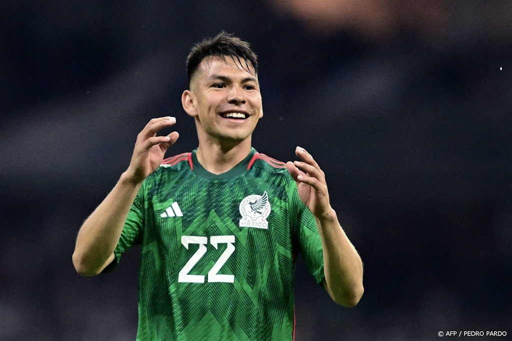 PSV'er Lozano scoort voor Mexico tegen Ghana