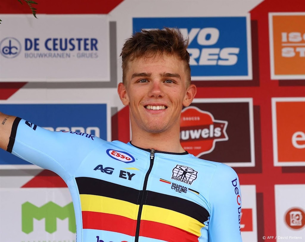 Veldrijder Nys wint eerste wereldbekerwedstrijd, Ronhaar derde