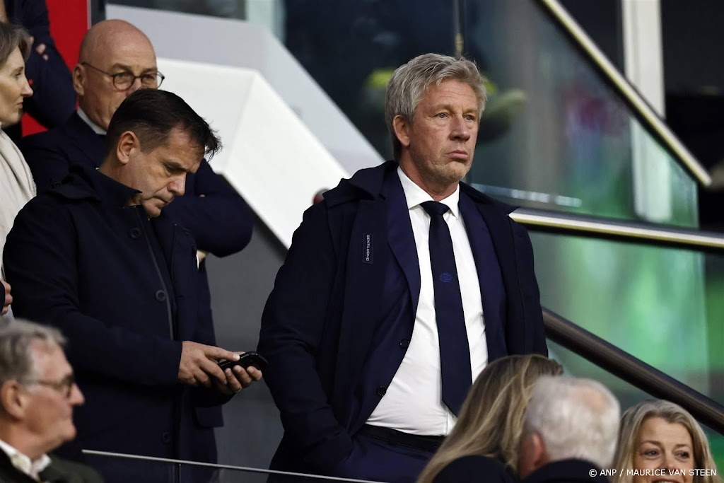 PSV laat uit onvrede ook zakenrelaties thuis bij duel met PSG