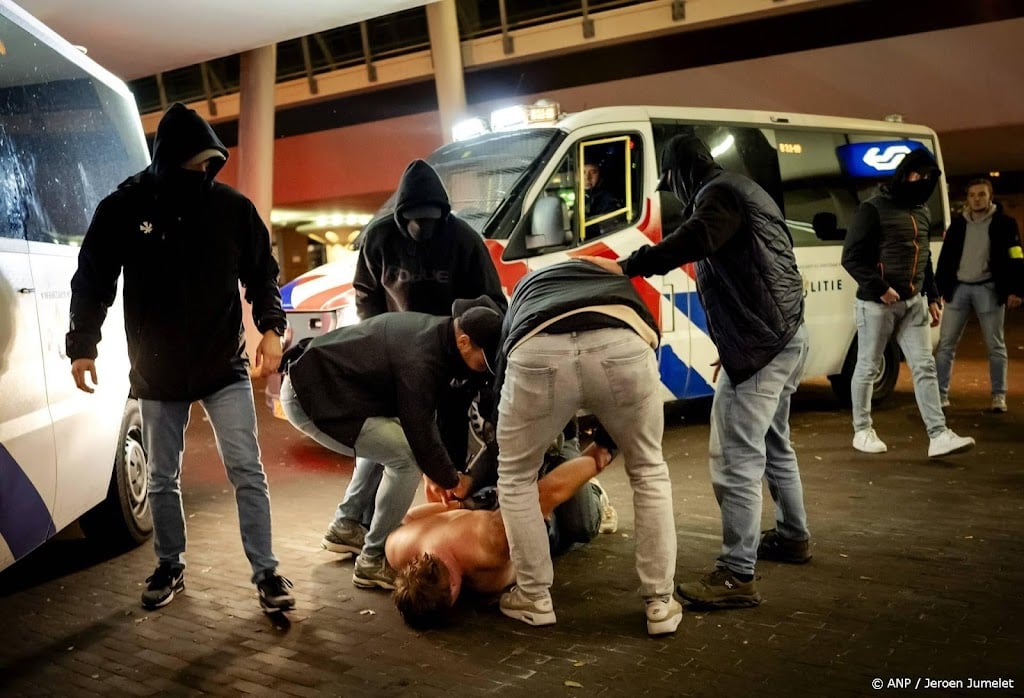 Nog acht personen vast na anti-azc-protest in Uithoorn en Houten