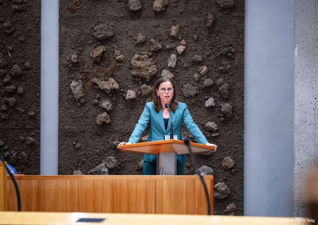 Bikker: zet dienstplicht ook in voor zorg, politie en onderwijs