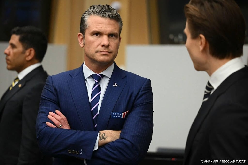 Vliegtuig defensieminister Hegseth maakt gedwongen landing in VK