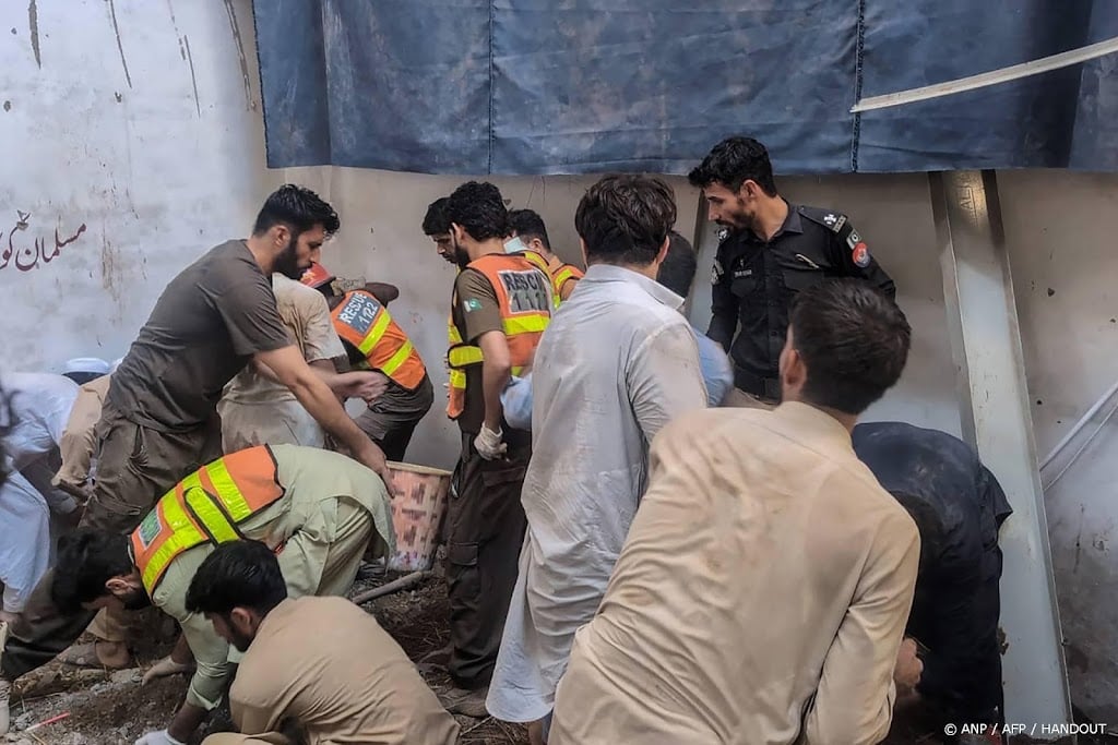 Leerlingen omgekomen bij instorting school Pakistan