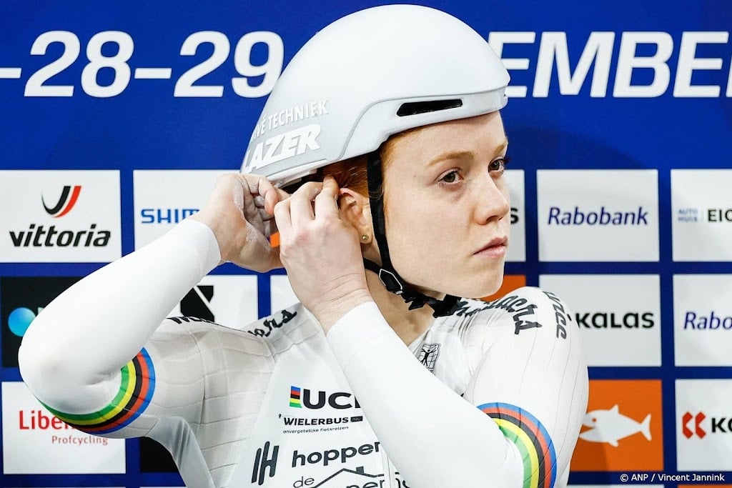 Baanwielrenster Van de Wouw raakt wereldtitel sprint kwijt