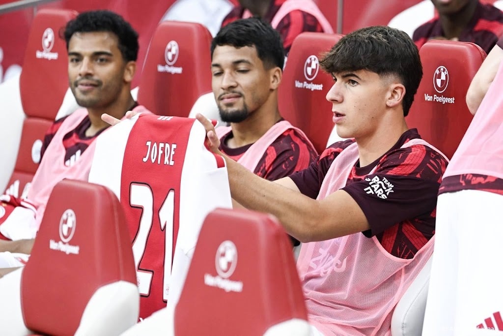 Ajax begint tegen Hajduk met Torrents, Klaassen en Ouazane